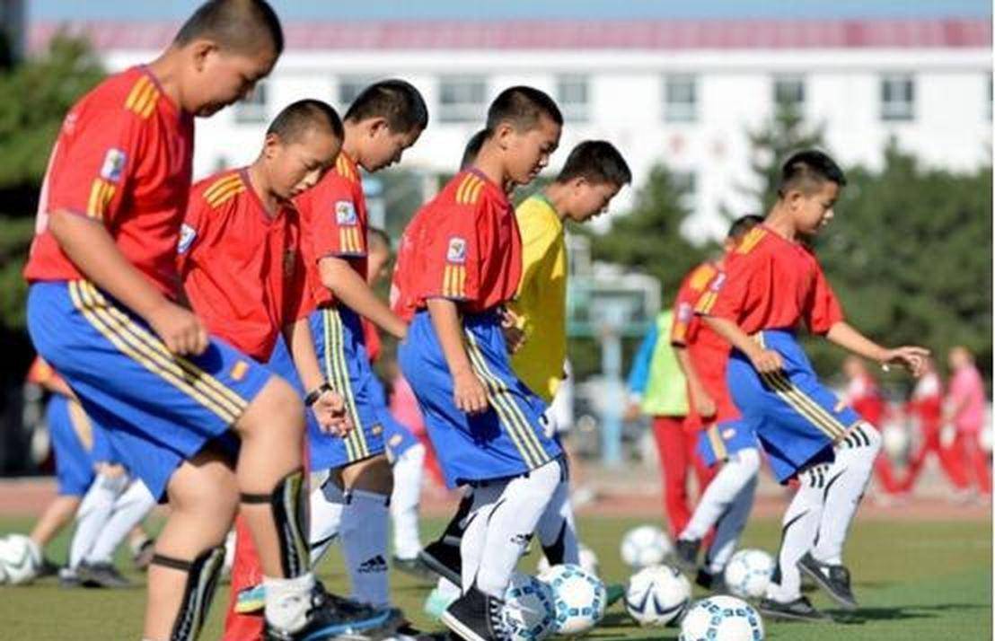 今日：点球罚丢0-1输给意甲科莫是遗憾？合练三天就想大杀四方，那皇马巴萨青训早成笑话了